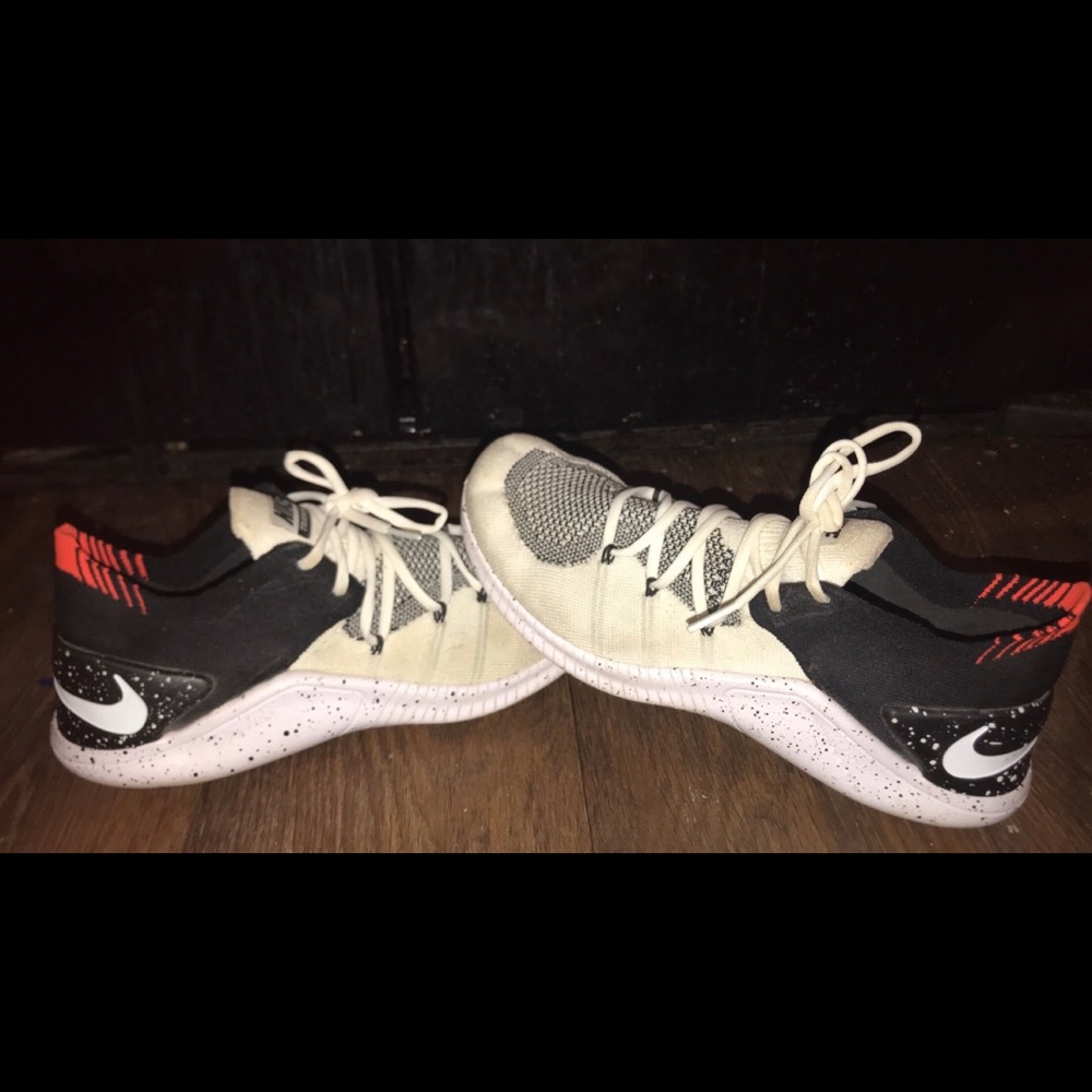 Nike tennis shoes
